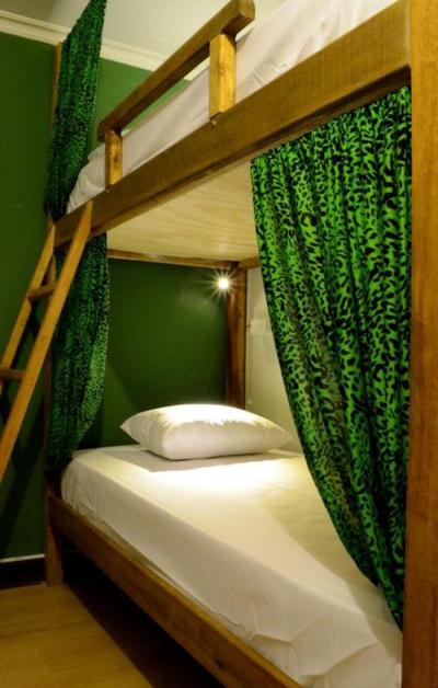 Dormitorio de 6 camas Image