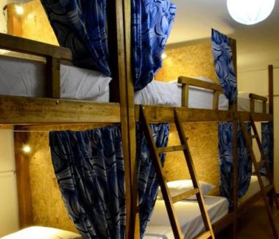 Dormitorio de 8 camas Image