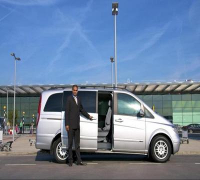 Servicio de transporte al aeropuerto Image