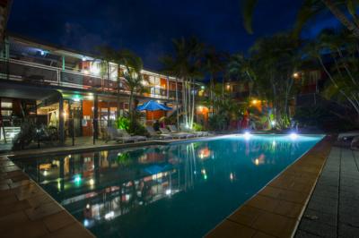 Piscina Cape Byron YHA Image