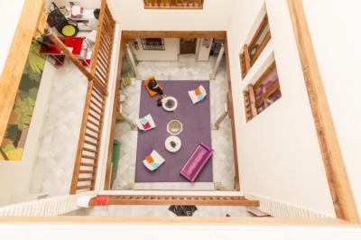 Zona Común White Nest Image