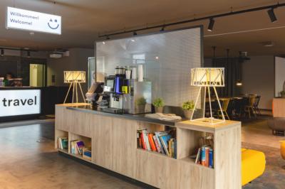 A&O Stuttgart City Vestíbulo Galería Image