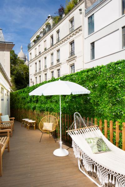 Terraza con una vista de Sacré Coeur Image